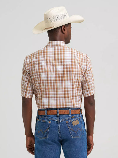 Wrangler Men's Wrinkle Resist Plaid Western Shirt