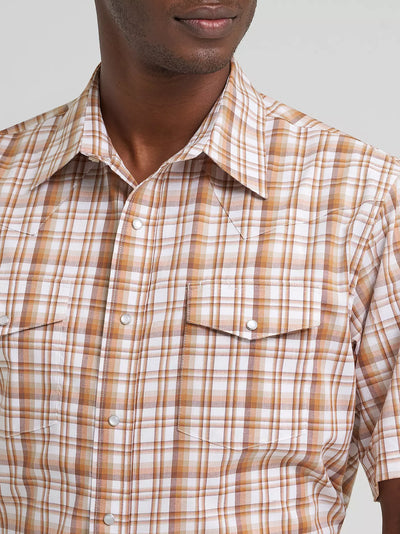 Wrangler Men's Wrinkle Resist Plaid Western Shirt