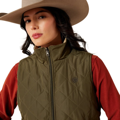 Ariat Women's Dilon 2.0 Wild Horse Print Reversible Insulated Vest