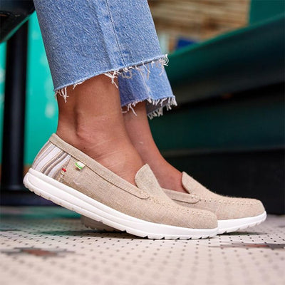 Minnetonka Moccasin Discover Casual Shoe