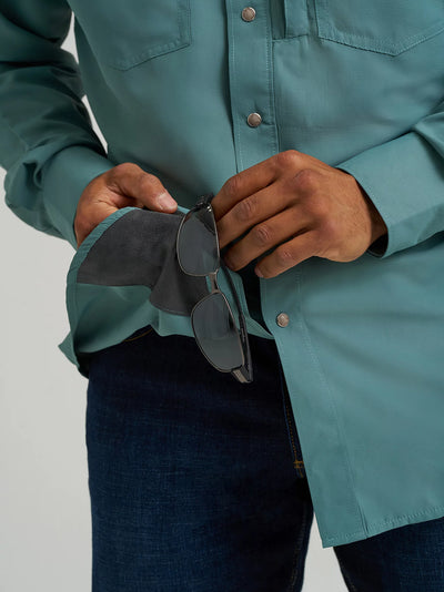 Wrangler Men's Performance Solid Shirt - Pine