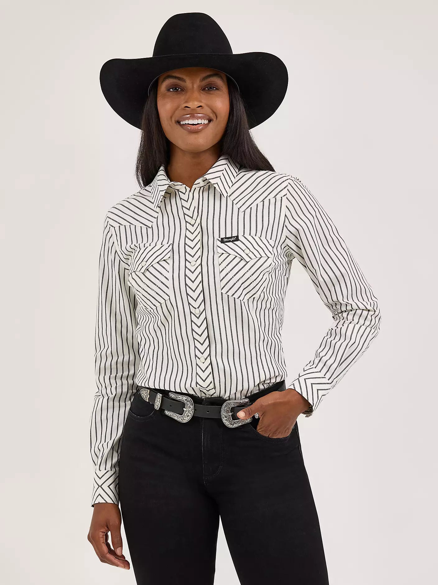 Wrangler Women's Retro Stripe Slim Western Shirt