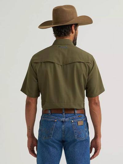 Wrangler Men's All Terrain Gear Performance Solid Shirt