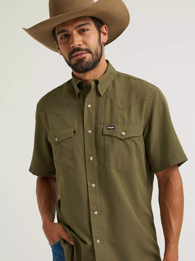 Wrangler Men's All Terrain Gear Performance Solid Shirt